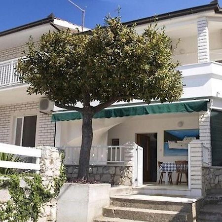 Apartments And Rooms Florijan Клек Екстериор снимка