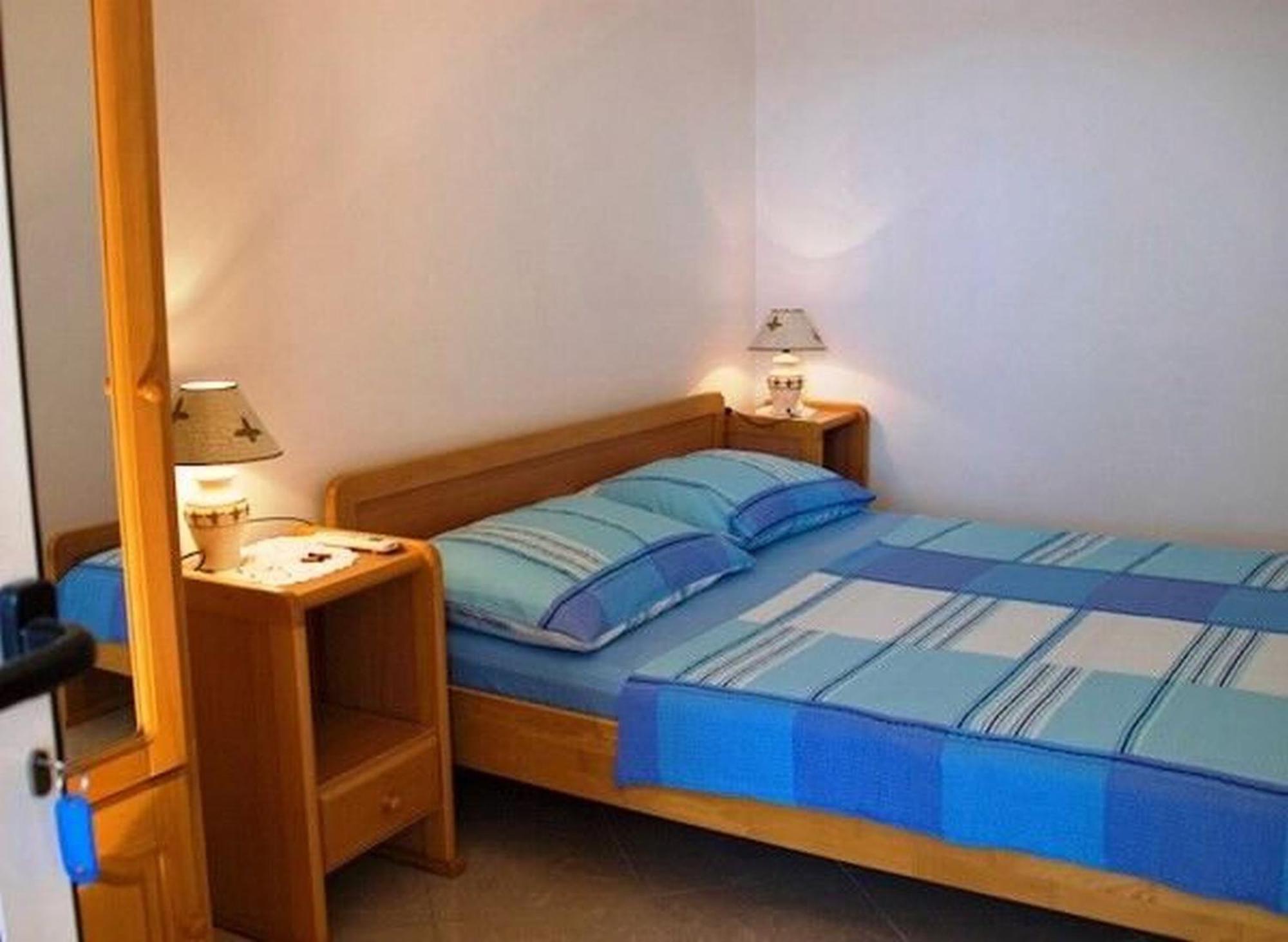 Apartments And Rooms Florijan Клек Екстериор снимка