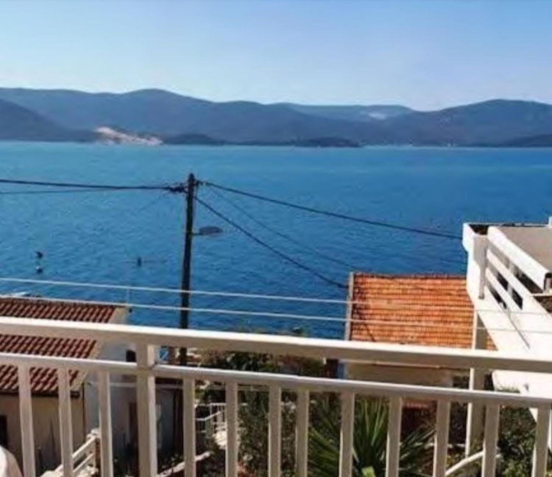 Apartments And Rooms Florijan Клек Екстериор снимка