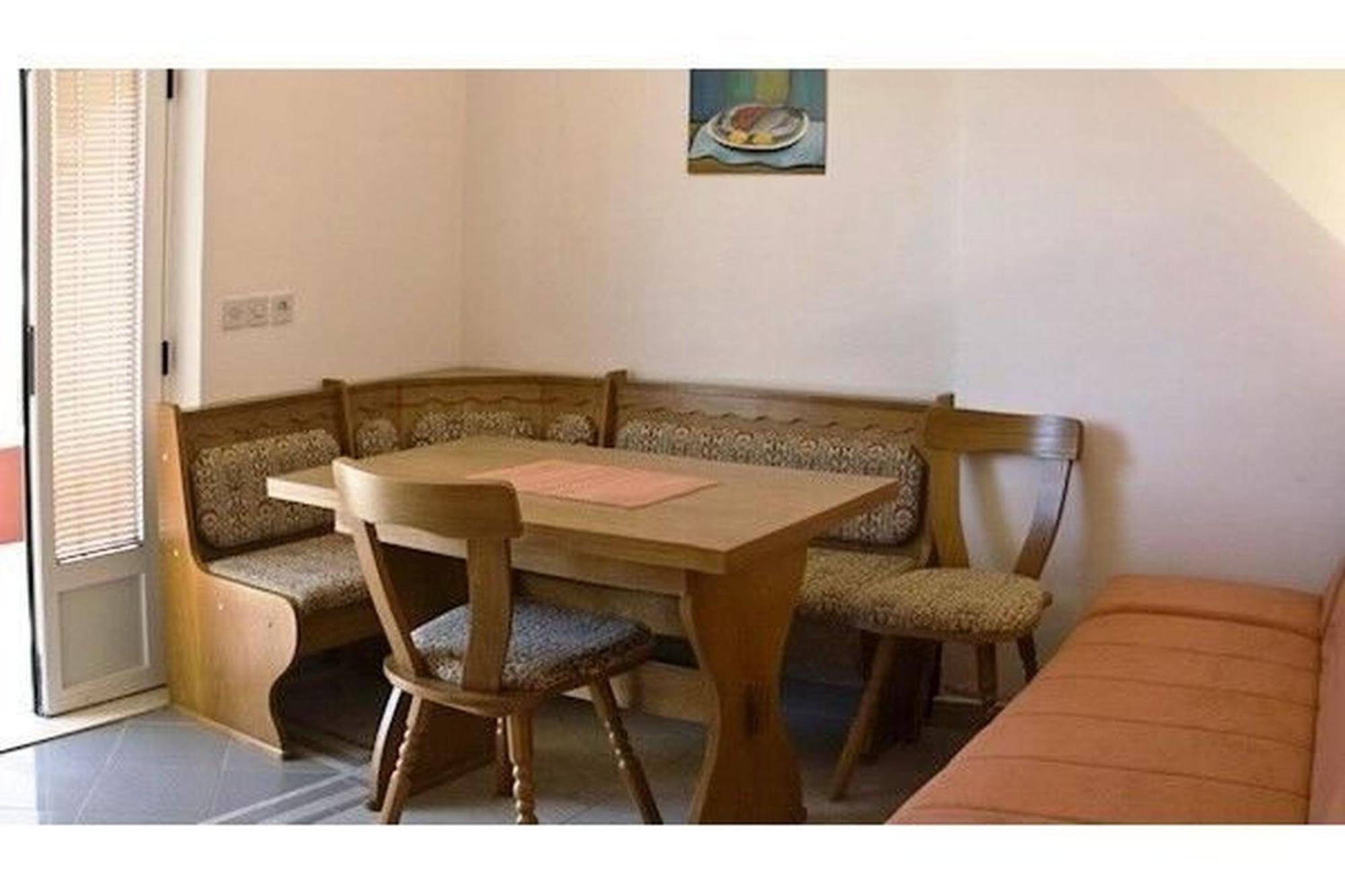 Apartments And Rooms Florijan Клек Екстериор снимка