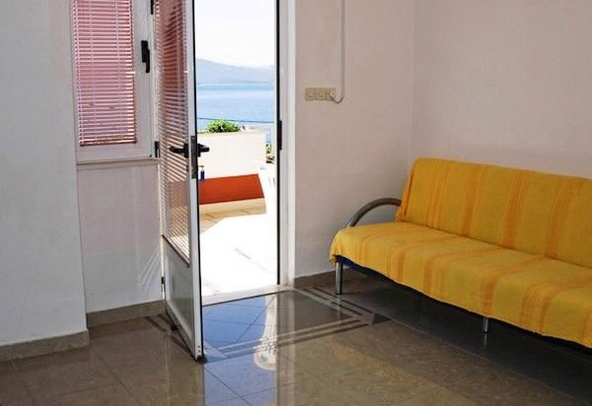 Apartments And Rooms Florijan Клек Екстериор снимка