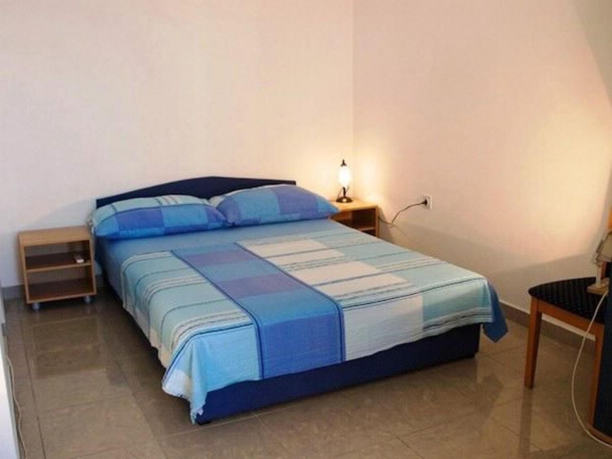 Apartments And Rooms Florijan Клек Екстериор снимка