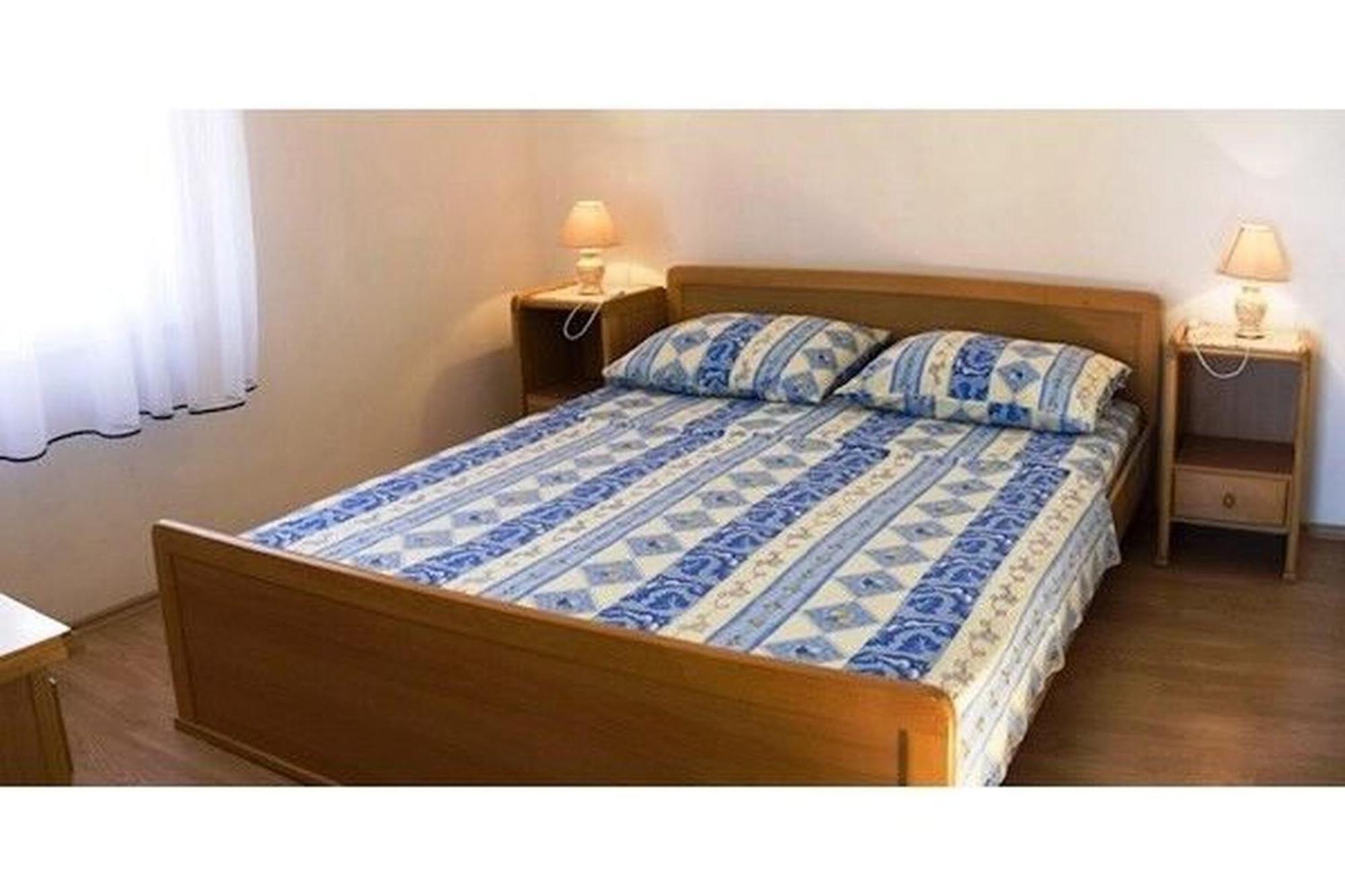 Apartments And Rooms Florijan Клек Екстериор снимка
