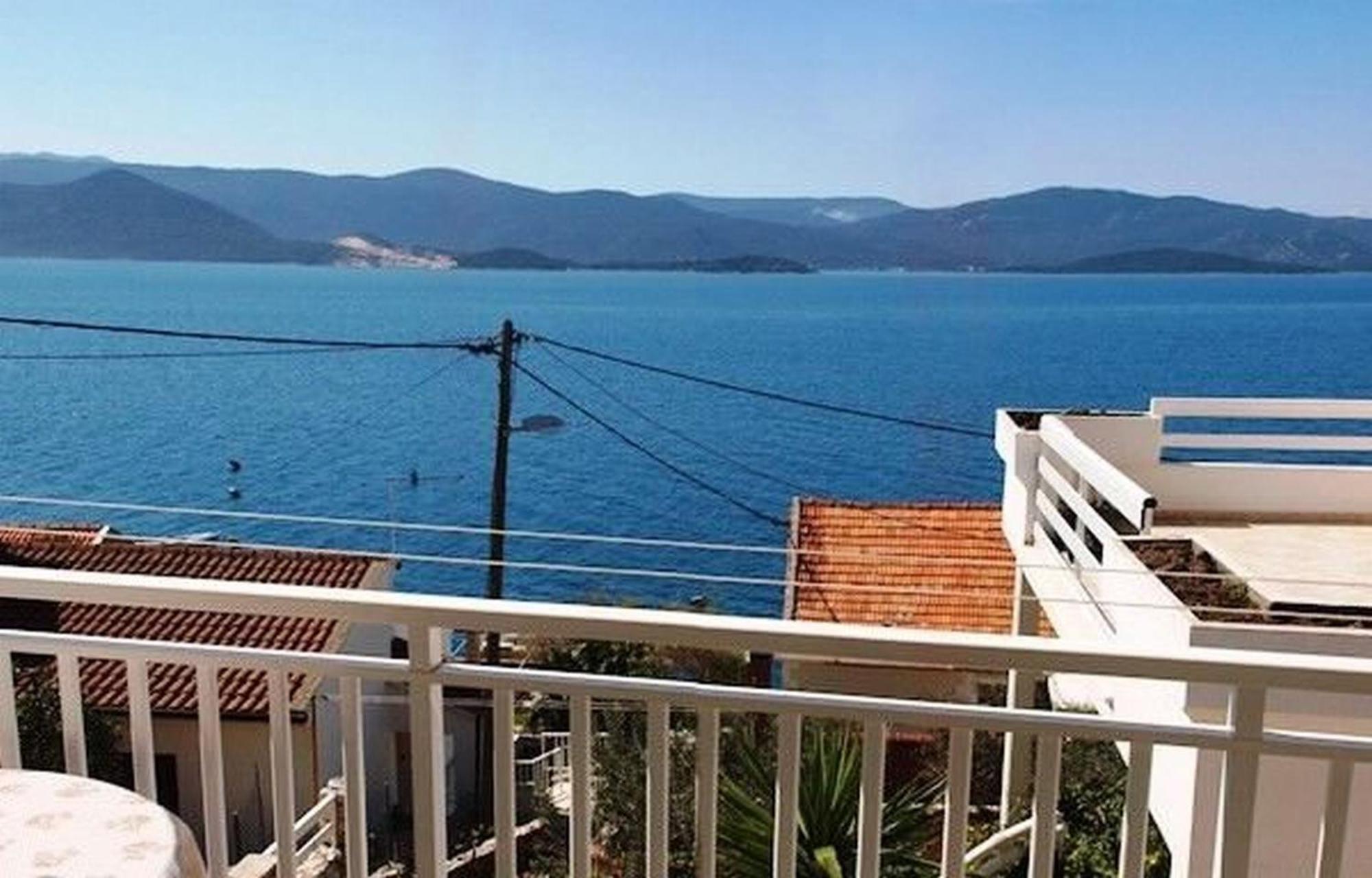 Apartments And Rooms Florijan Клек Екстериор снимка