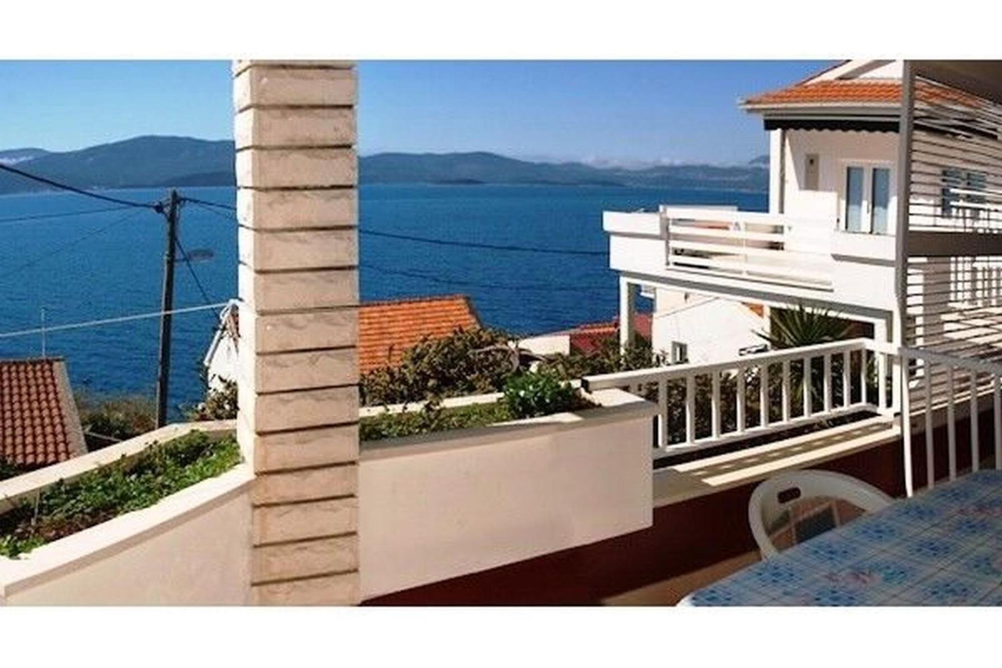 Apartments And Rooms Florijan Клек Екстериор снимка